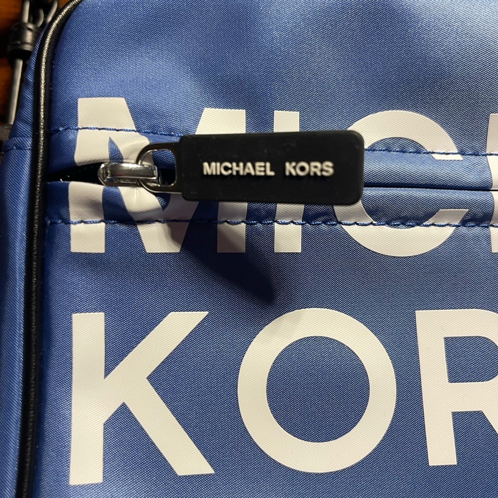 Michael Kors | Cross Body Bag - Picture 3 of 10